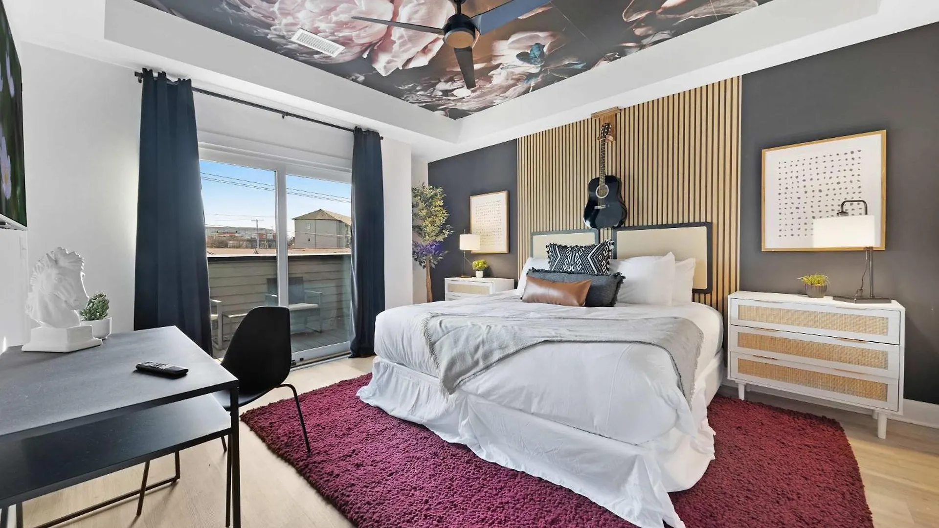 The Trillium - Beautifully Designed With Rooftop Holiday home Nashville